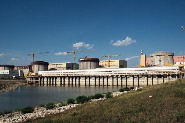 Incident la Centrala Nucleară de la Cernavodă. Uşoare scăpări de clor la staţia de clorinare. Un muncitor a fost dus la spital