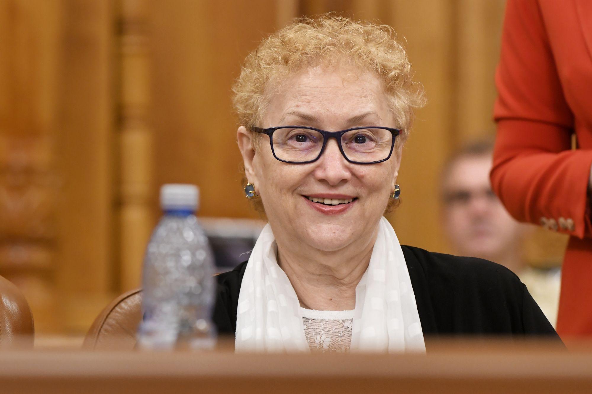 Rapoartele de activitate ale Avocatului Poporului pe 2018, 2019 şi 2020 au fost respinse de Parlament. PSD va sesiza CCR Rapoartele de activitate ale Avocatului Poporului pe 2018, 2019 şi 2020 au fost respinse de Parlament. PSD va sesiza CCR