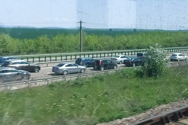 A primit undă verde încă un tronson din autostrada care trece Carpaţii: cei 30 de km ne costă 1,7 miliarde de lei A primit undă verde încă un tronson din autostrada care trece Carpaţii: cei 30 de km ne costă 1,7 miliarde de lei