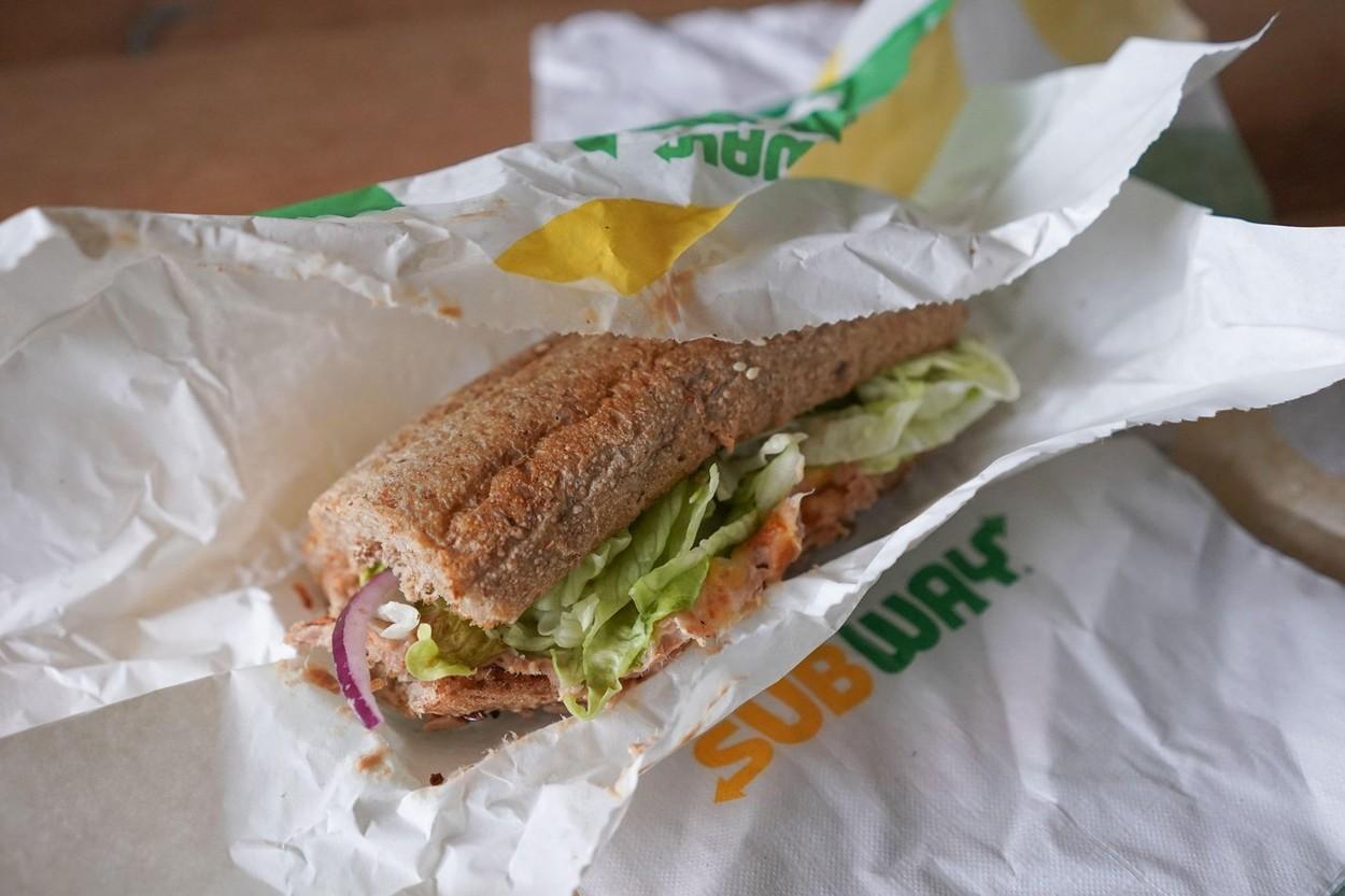 Subway a fost dat în judecată, acuzat că tonul folosit nu ar fi cu adevărat ton: "Nu a fost prezent ADN de ton, nu putem identifica specia" Subway a fost dat în judecată, acuzat că tonul folosit nu ar fi cu adevărat ton: "Nu a fost prezent ADN de ton, nu putem identifica specia"