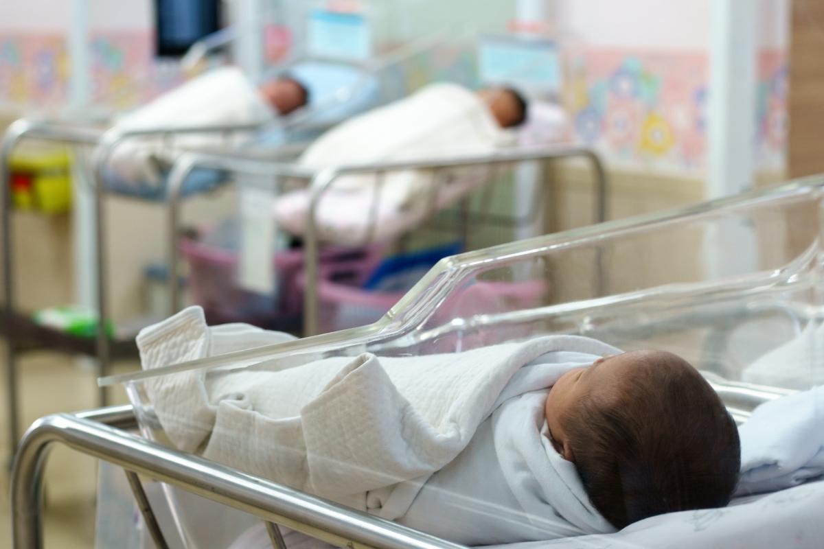 Femeia care susține că a născut 10 copii, în Africa de Sud, dusă la psihiatrie. Nici partenerul ei nu o crede Femeia care susține că a născut 10 copii, în Africa de Sud, dusă la psihiatrie. Nici partenerul ei nu o crede