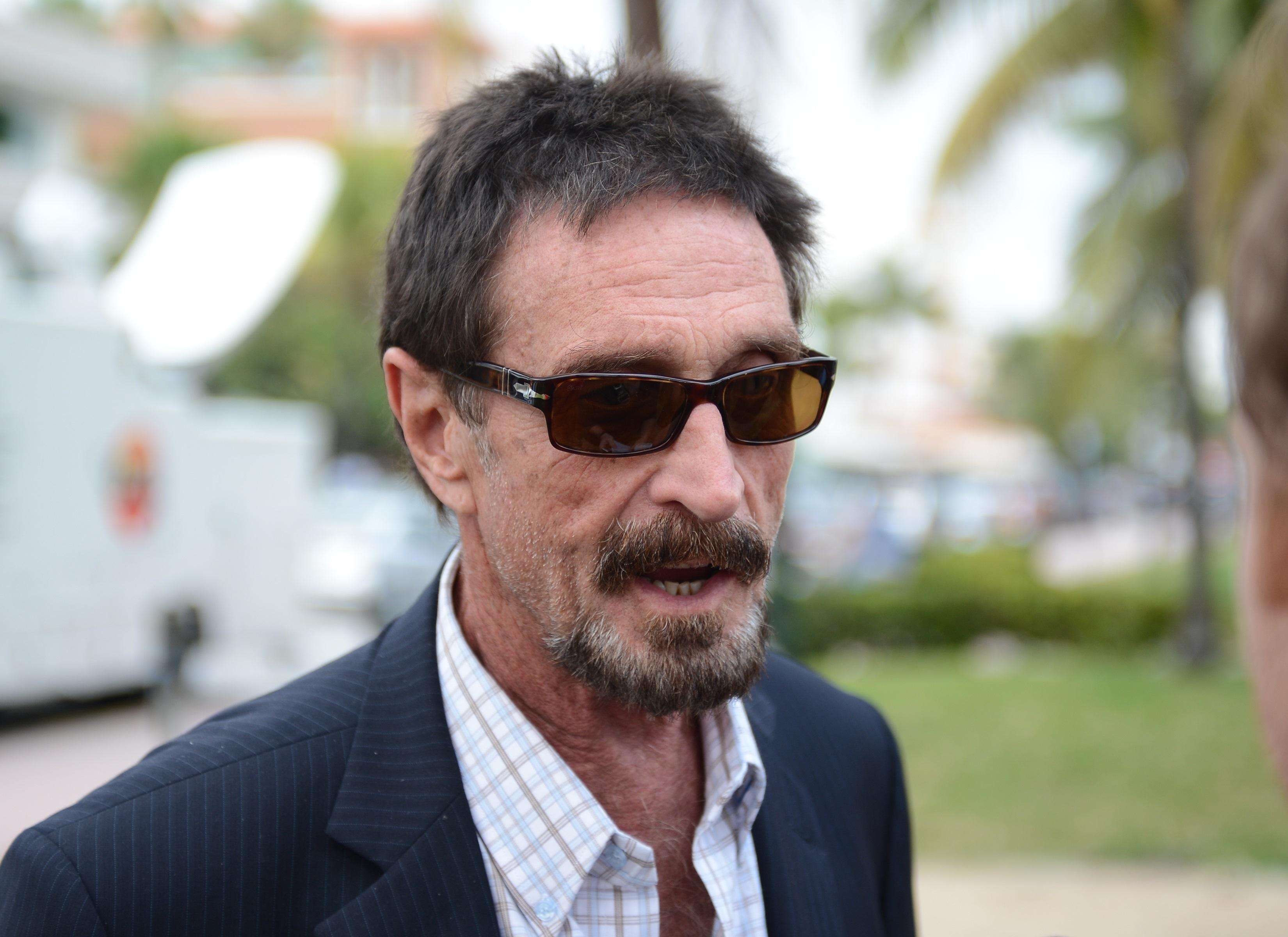 John McAfee John McAfee găsit mort în celula sa