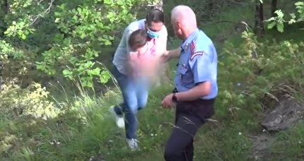 Momentul în care un reporter găsește un copil dat dispărut în Italia