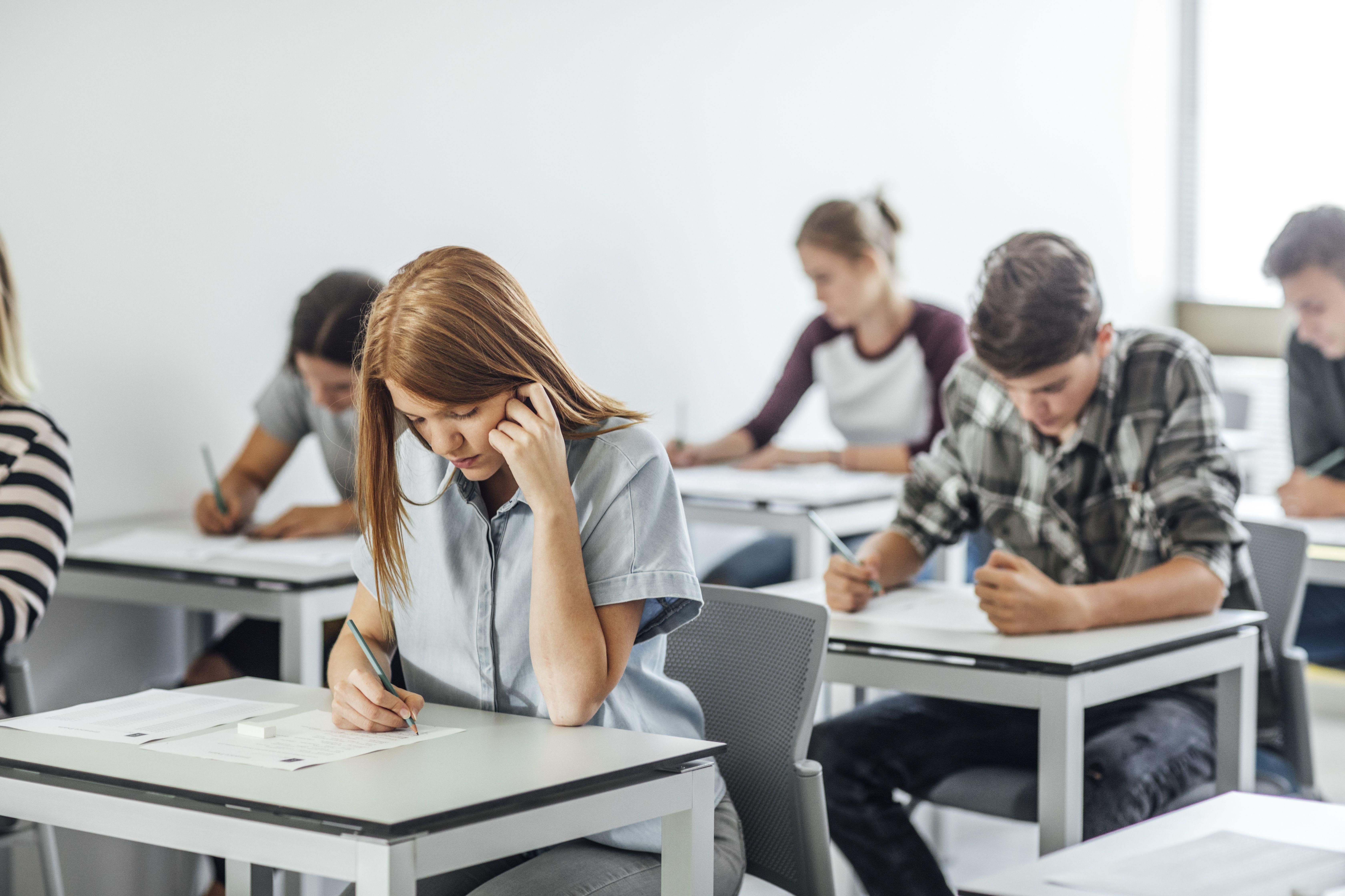 Incidente la Evaluarea Națională 2021, proba la matematică. Incidente la Evaluarea Națională 2021, proba la matematică.