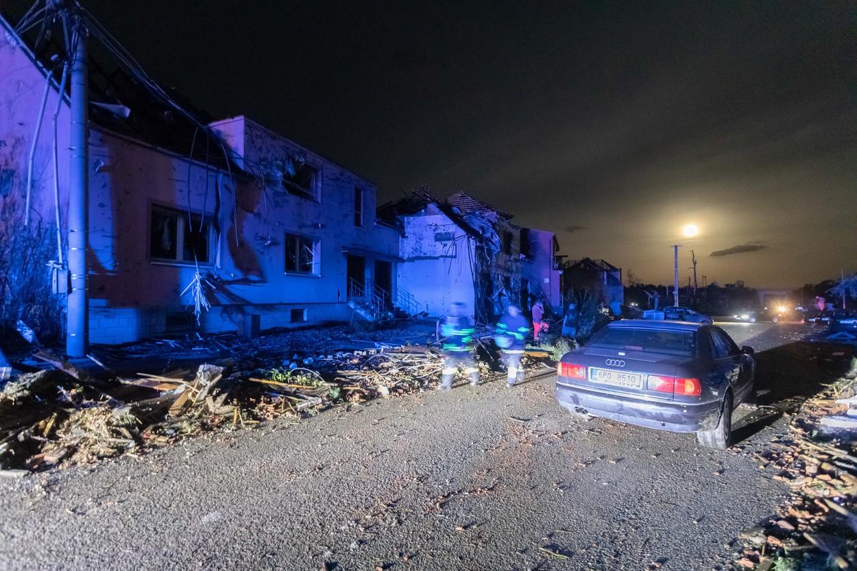Imaginile dezastrului, după tornada devastatoare din Cehia: "Arată ca o zonă de război" - GALERIE FOTO