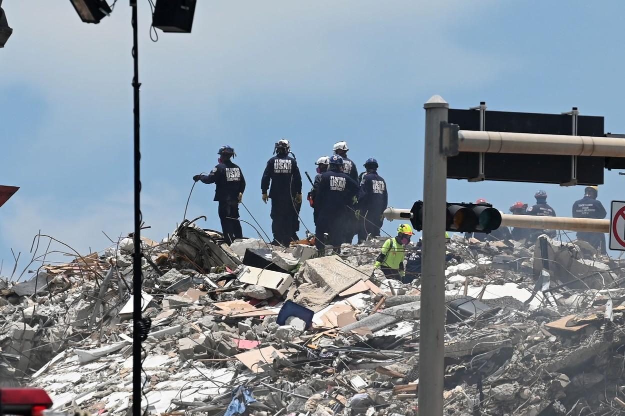 Bilanțul tragediei din Miami a crescut la cinci morți și 156 de dispăruți. Patru dintre victime au fost identificate Bilanțul tragediei din Miami a crescut la cinci morți și 156 de dispăruți. Patru dintre victime au fost identificate