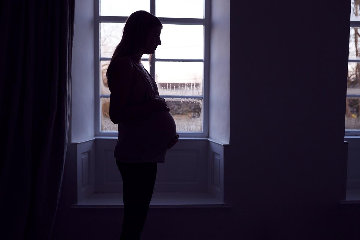 O copilă de 11 ani a devenit cea mai tânără mamă din UK, după ce a rămas însărcinată la 10 ani. Familia nu ştia că este gravidă O copilă de 11 ani a devenit cea mai tânără mamă din UK, după ce a rămas însărcinată la 10 ani. Familia nu ştia că este gravidă