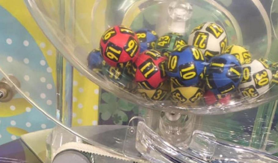 A fost câştigat marele premiu la Loto 6 din 49. Un jucător din Suceava e mai bogat cu aproape 600.000 de euro A fost câştigat marele premiu la Loto 6 din 49. Un jucător din Suceava e mai bogat cu aproape 600.000 de euro