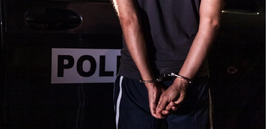 Un bărbat din Florida a fost arestat după ce a comis un viol în 2007 Bărbat încătusat
