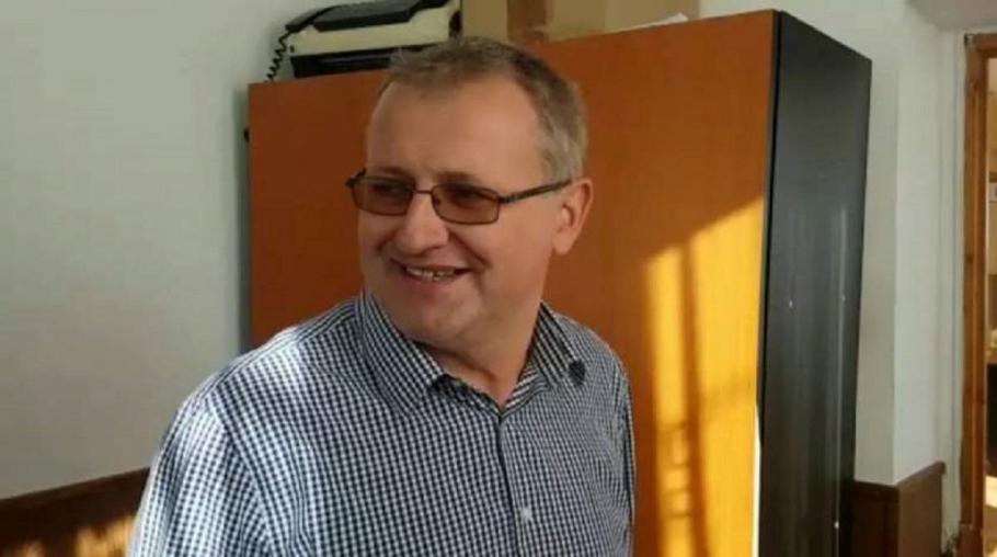 Cine este Bogdan Davidescu, primarul condamnat pentru pornografie infantilă care a fost reales în comuna prahoveană Șotrile Cine este Bogdan Davidescu, primarul condamnat pentru pornografie infantilă care a fost reales în comuna prahoveană Șotrile