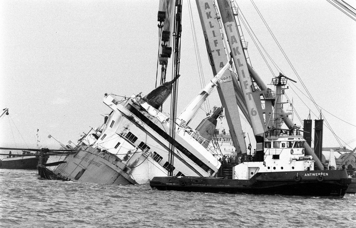 Feribotul Herald of Free Enterprise, scufundat în portul Zeebrugge