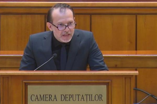 Florin Cîţu: Îi încurajez pe toţi românii care au plătit rate mai mari să meargă la sediul PSD şi să ceară diferenţa.