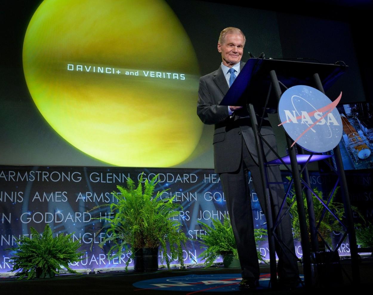 Înalt oficial al NASA vorbeşte deschis despre raportul Guvernului SUA despre OZN-uri: "Există ceva acolo, nu suntem singuri în Univers" Înalt oficial al NASA vorbeşte deschis despre raportul Guvernului SUA despre OZN-uri: "Există ceva acolo, nu suntem singuri în Univers"
