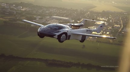 mașina zburătiare AirCar