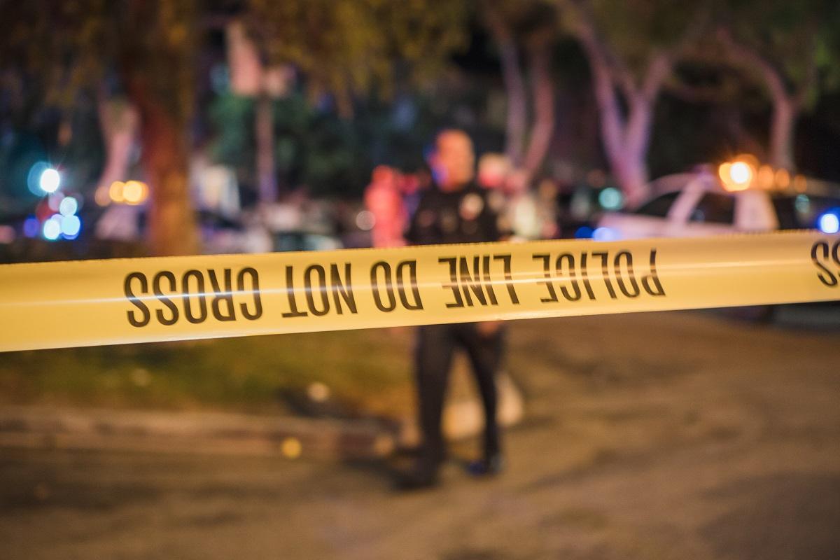 Doi copii de 12 și 14 ani au furat arme şi au tras în poliţişti, după ce au fugit dintr-un centru de plasament, în SUA Doi copii de 12 și 14 ani au furat arme şi au tras în poliţişti, după ce au fugit dintr-un centru de plasament, în SUA