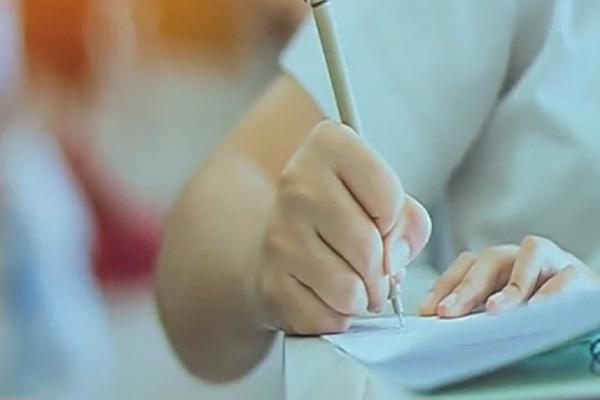 Elevii speră să obţină rezultate bune la Evaluarea Naţională 2021 pentru a intra la un liceu de top
