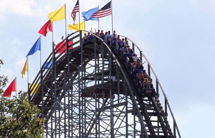 Accident înfricoșător în SUA: O femeie și-a pierdut viața într-un Roller Coaster