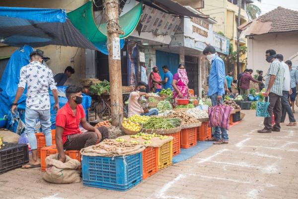 În urmă cu o săptămână, India raporta cel mai mare număr zilnic de morţi, acum vrea să relaxeze măsurile anti-covid. Semnalul de alarmă tras de experţi