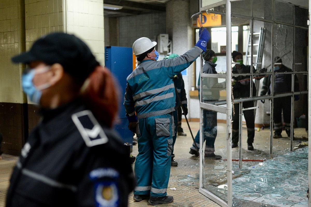 Cătălin Drulă, despre spaţiile ilegale de la metrou: ''Nu s-au mişcat lucrurile până acum în sectorul 3 şi 5'' Cătălin Drulă, despre spaţiile ilegale de la metrou: ''Nu s-au mişcat lucrurile până acum în sectorul 3 şi 5''