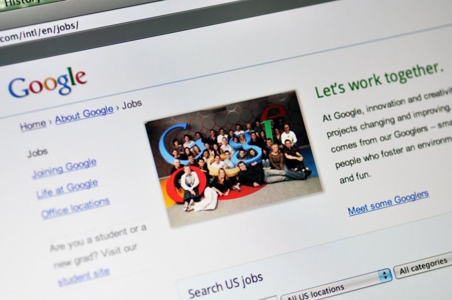 Google, amendată cu 220 de milioane de euro în Franța. Compania va modifica politicile globale de publicitate Google, amendată cu 220 de milioane de euro în Franța. Compania va modifica politicile globale de publicitate