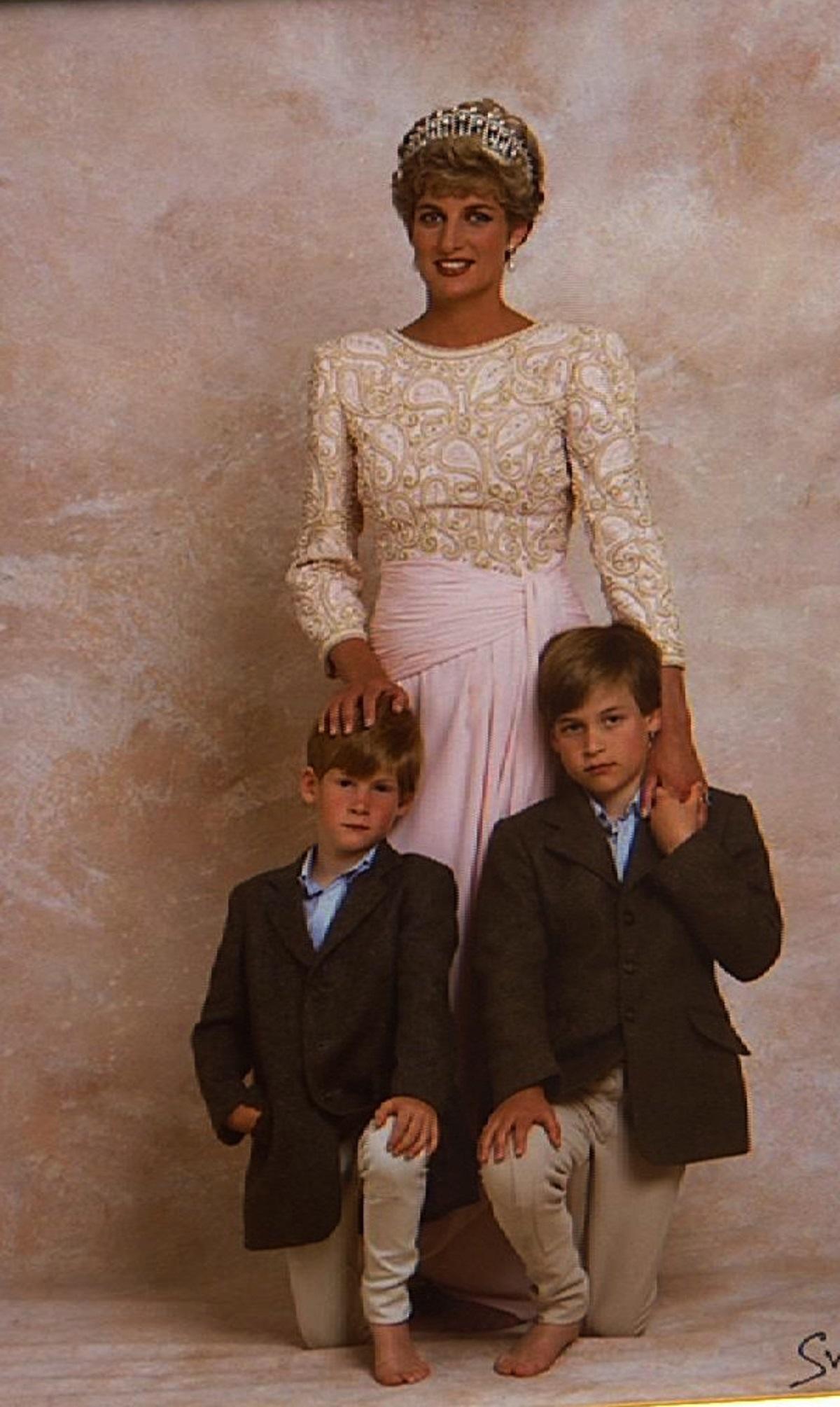 Prinţesa Diana şi cei doi copii