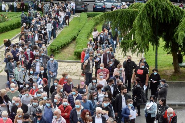 Transmitere comunitară a variantei Delta de COVID-19 în Pitești și zona limitrofă. Avertismentul INSP