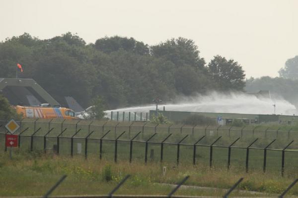 Două persoane au fost rănite după ce un avion de vânătoare s-a prăbuşit în Ţările de Jos