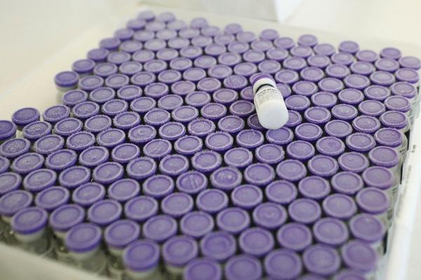 Uniunea Europeană dispune de suficiente doze pentru vaccinarea a 70% din populaţia adultă
