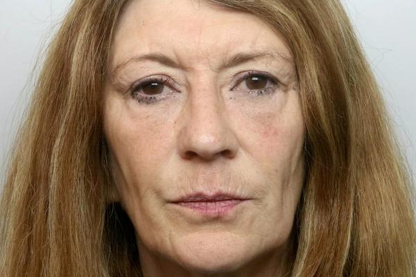 Mamă închisă pe viaţă după ce a turnat apă clocotită cu zahăr peste soţul ei