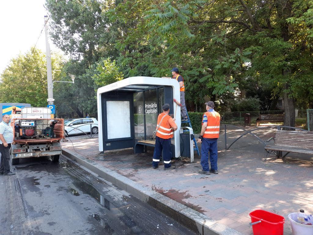 "Weekend-ul curățeniei" în București. 300 de angajaţi ai STB curăţă depourile, staţiile şi mijloacele de transport public "Weekend-ul curățeniei" în București. 300 de angajaţi ai STB curăţă depourile, staţiile şi mijloacele de transport public