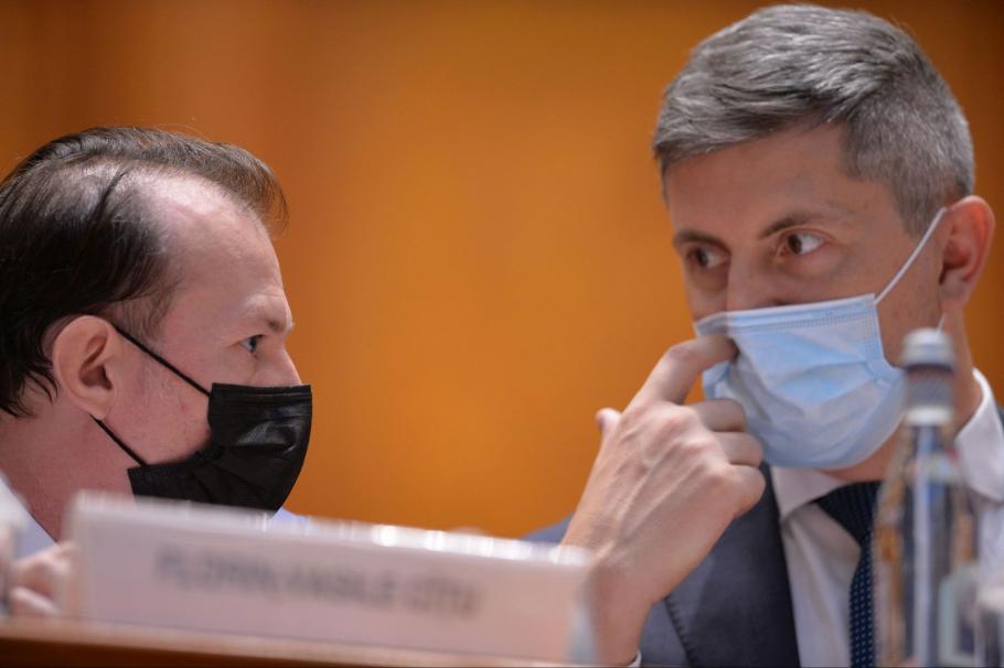 Reacția lui Florin Cîțu și Dan Barna, întrebați dacă se poate rupe coaliţia din cauza neînţelegerilor pe tema desfiinţării SIIJ Reacția lui Florin Cîțu și Dan Barna, întrebați dacă se poate rupe coaliţia din cauza neînţelegerilor pe tema desfiinţării SIIJ