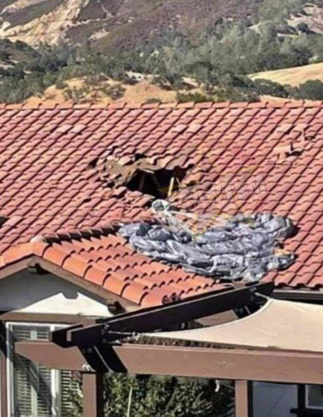 Un parașutist a ratat aterizarea și a căzut prin acoperișul unei case direct în bucătărie, în California