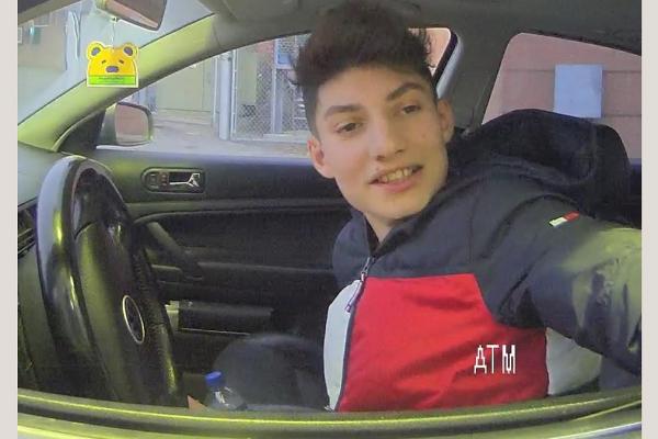 Românul arestat în Statele Unite ale Americii, surprins de o cameră de supraveghere când extrăgea bani cu ajutorul unui card fals