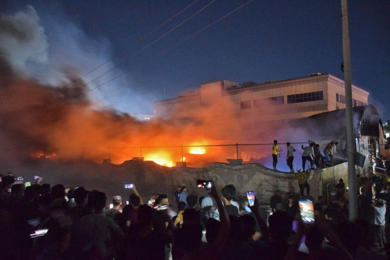 Imagini cutremurătoare cu spitalul Covid devastat de incendiu, în Irak. Cel puțin 92 de morți, potrivit unui nou bilanţ Imagini cutremurătoare cu spitalul Covid devastat de incendiu, în Irak