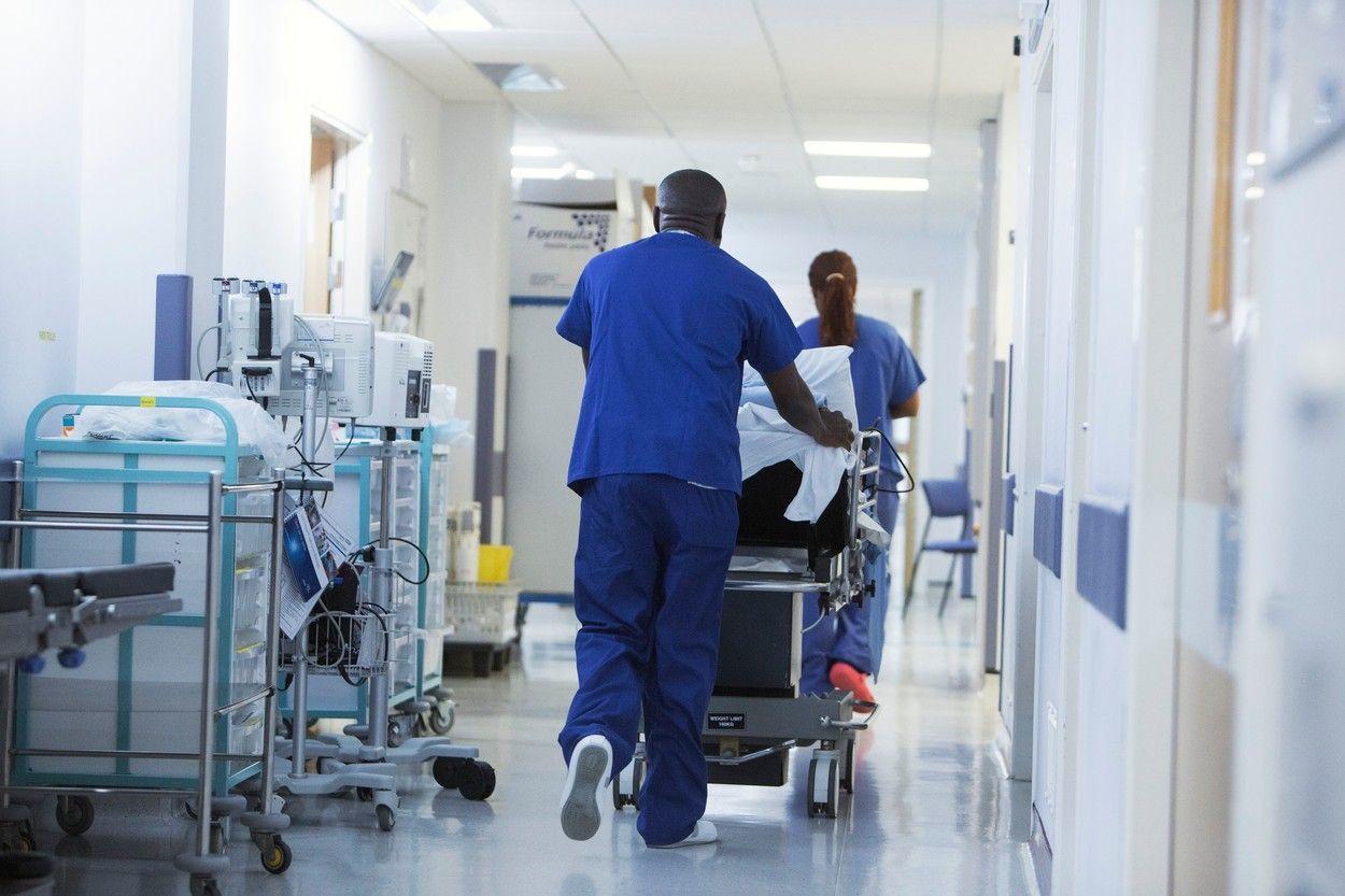 Rinichi transplantat la pacientul greșit, într-un spital din Ohio. Ce s-a întâmplat cu acesta, după operație Pacient mutat cu patul de spital
