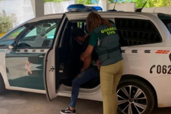 Doi români, reţinuţi în Spania după ce au răpit şi torturat un tânăr cu şocuri electrice. Au cerut victimei 50.000 de euro