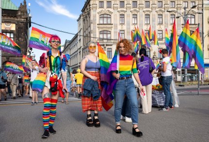 Comisia Europeană declanşează proceduri de infringement împotriva Ungariei şi a Poloniei din cauza LGBT