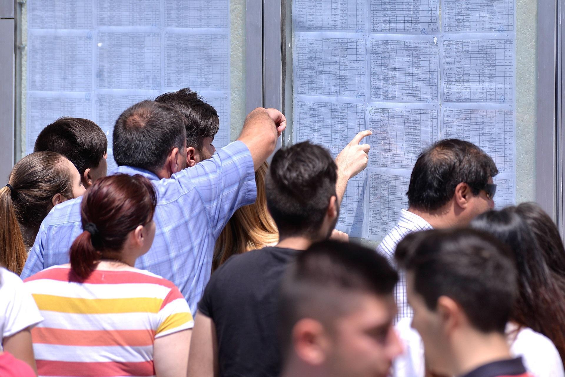 O elevă din Bucureşti a luat 8,10 la proba de Matematică, la Bacalaureat 2021, dar a fost notată cu 1,10. Reacţia ministrului Educaţiei: "A fost informată pentru a decide dacă îşi menţine contestaţia" O elevă din Bucureşti a luat 8,10 la proba de Matematică, la Bacalaureat 2021, dar a fost notată cu 1,10. Reacţia ministrului Educaţiei: "A fost informată pentru a decide dacă îşi menţine contestaţia"