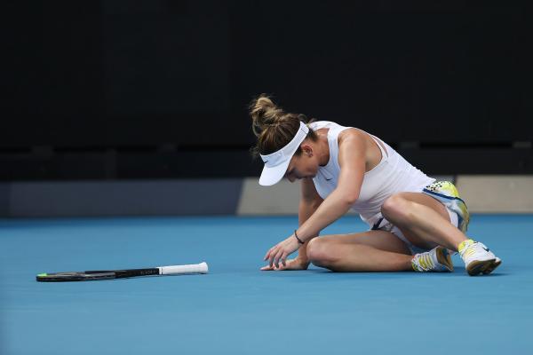 Simona Halep, cădere la Australian Open 2020, în meciul cu Jennifer Brady