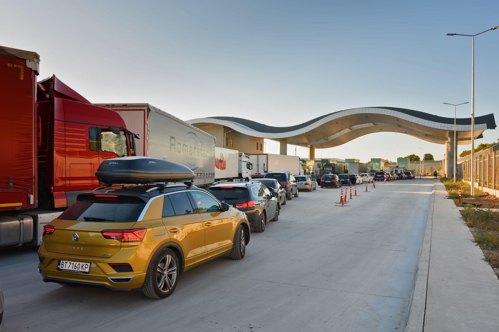 Românii care călătoresc în Bulgaria sau tranzitează ţara nu au restricţii de călătorie Vama Lesovo, la graniţa cu Turcia