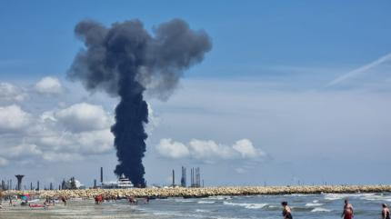 Reacţia ministrului Mediului după explozia de la Petromidia: "Impactul asupra mediului poate fi major"