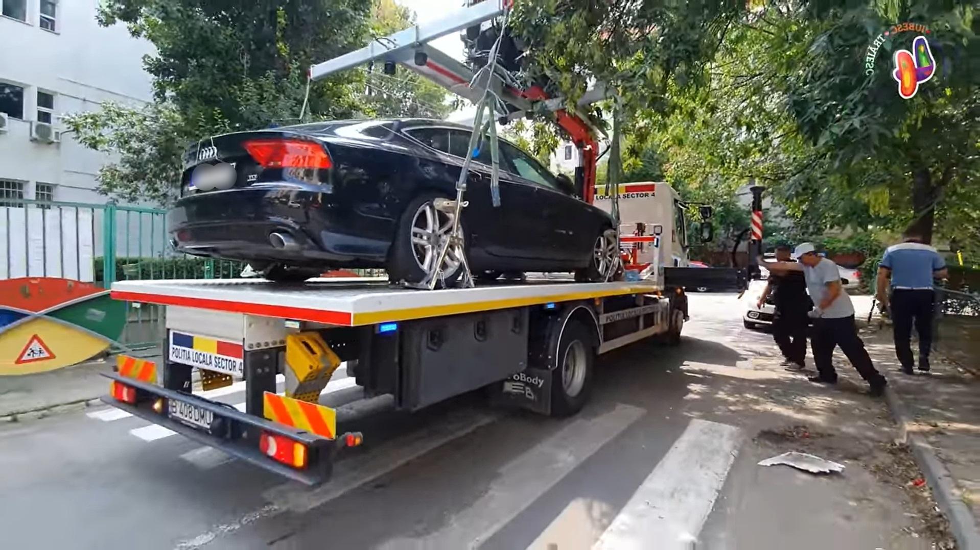 Maşină parcată pe trecere, în Bucureşti Maşină de lux, parcată pe trecere, în Bucureşti