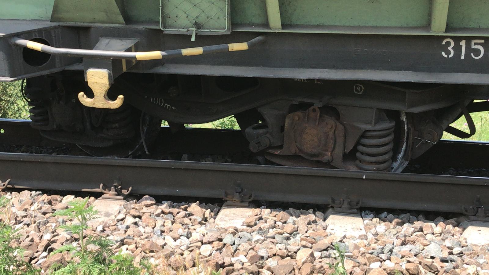 Tren deraiat la Feteşti. Circulaţia feroviară are întârzieri de o oră