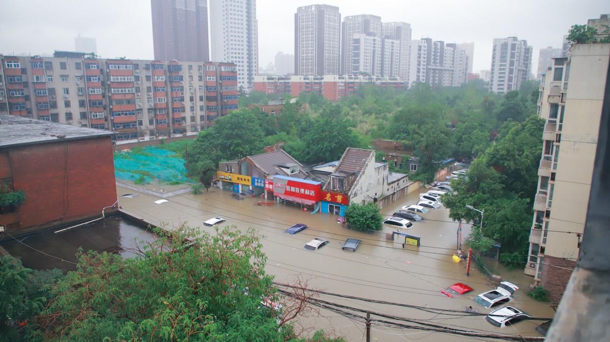 Mărturii după potopul care a lovit centrul Chinei. Sute de oameni și-au văzut moartea cu ochii la metrou: ”Mamă, nu o să scap!”