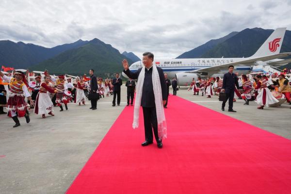 Xi Jinping a mers în Tibet, fiind prima vizită oficială a unui președinte chinez în regiune din ultimii 30 de ani
