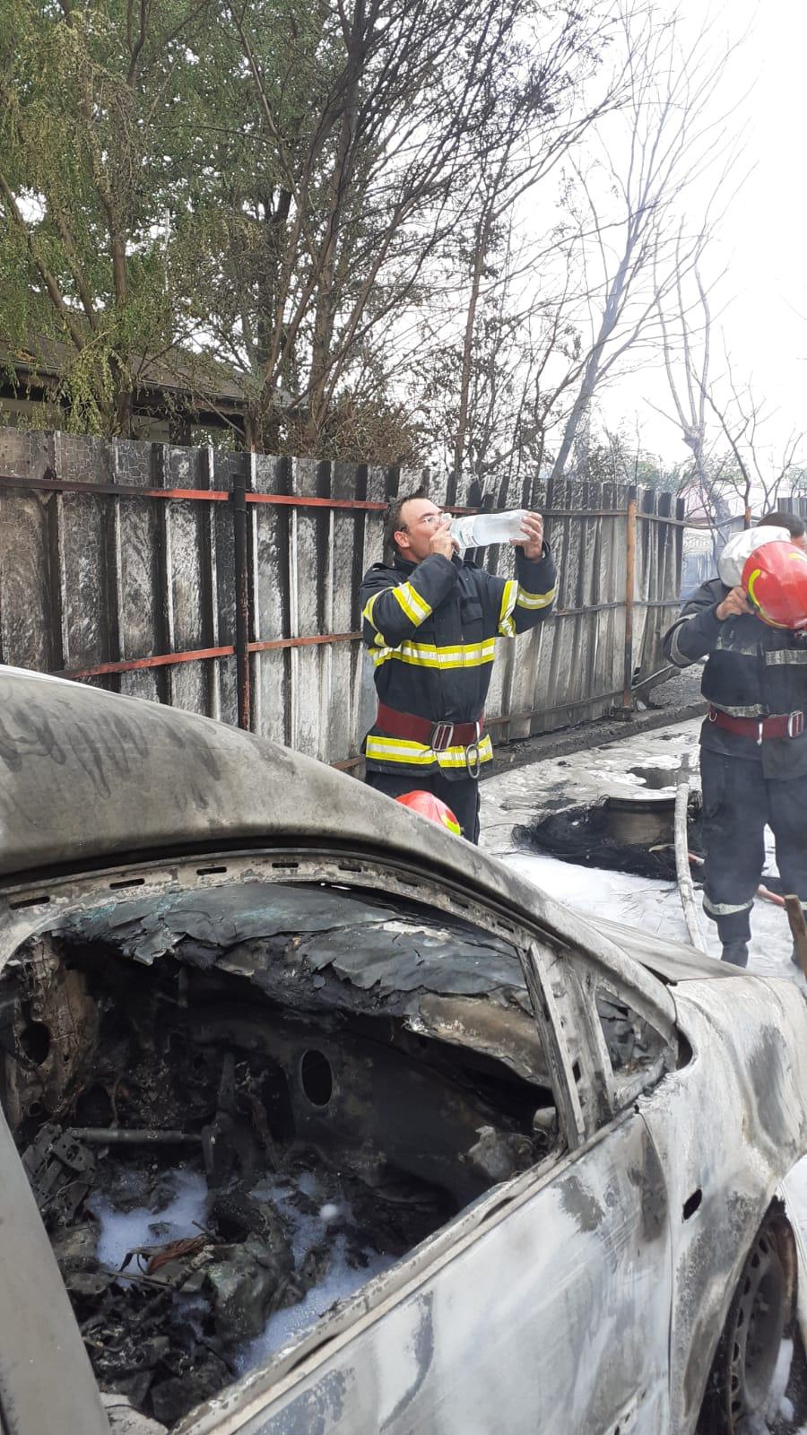Incendiu la un depozit de butelii din Prahova