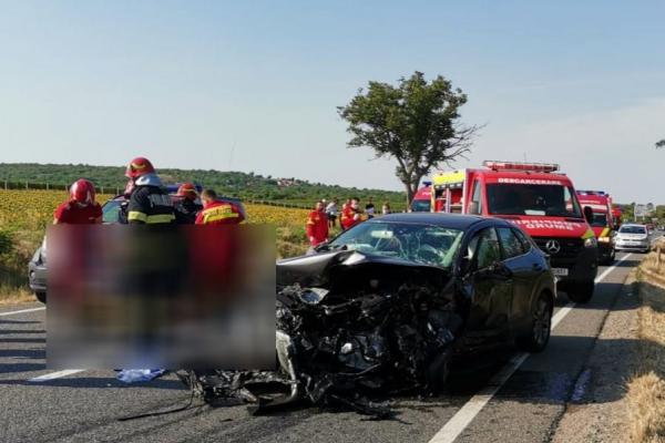 Accident mortal în Bihor. Un copil de 4 ani și un bărbat au murit, după ce două autoturisme s-au izbit frontal. Alte 5 persoane, rănite