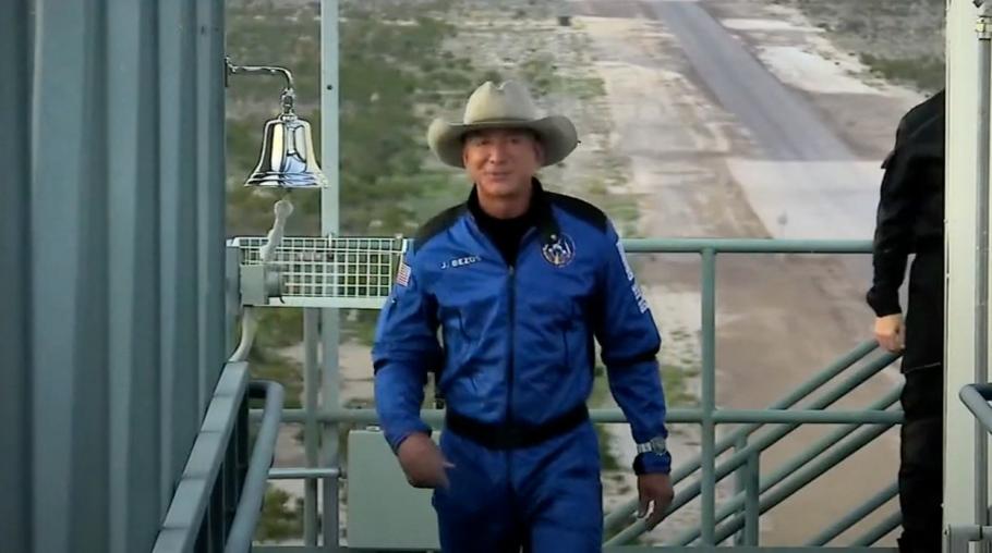 Miliardarii Jeff Bezos şi Richard Branson nu pot fi consideraţi "astronauţi". Guvernul american a schimbat legislaţia în ziua în care Bezos zbura în spaţiu Miliardarii Jeff Bezos şi Richard Branson nu pot fi consideraţi "astronauţi". Guvernul american a schimbat legislaţia în ziua în care Bezos zbura în spaţiu