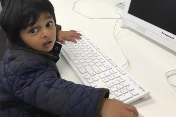 "Îmi lipseşte". Mesajul sfâşietor al unui tată, care nu şi-a putut salva fiul de 4 ani din flăcări, în Australia