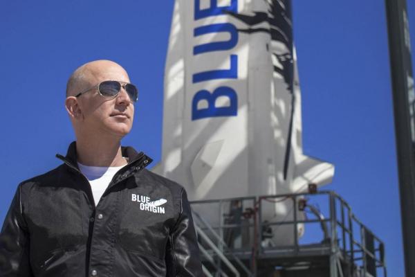 Jeff Bezos vrea să ajungă pe Lună. S-a oferit să acopere costuri ale NASA de ordinul miliardelor de dolari, în schimbul unui contract de construcţie a unui modul lunar